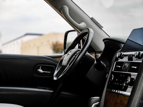 Used 2021 Nissan Armada SL w/ Captain's Chairs Package image 47