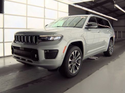 Used 2023 Jeep Grand Cherokee L Overland AWD/4WD image 2