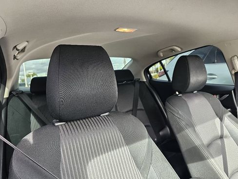 Used 2014 MAZDA MAZDA3 i Touring w/ Technology Package image 7