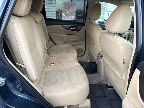 Used 2015 Nissan Rogue SV w/ SV Premium Package image 16