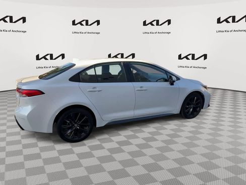 Used 2023 Toyota Corolla SE w/ SE Premium Package FWD image 8