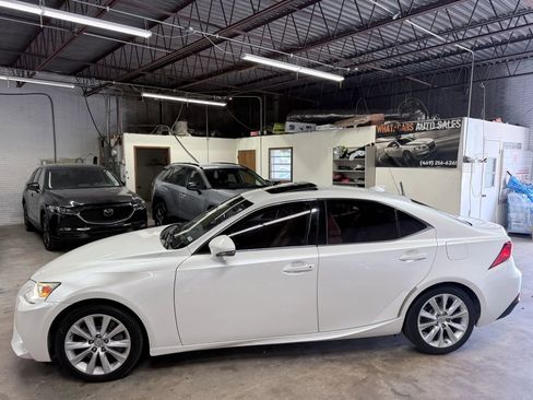 Used 2016 Lexus IS 200t image 4