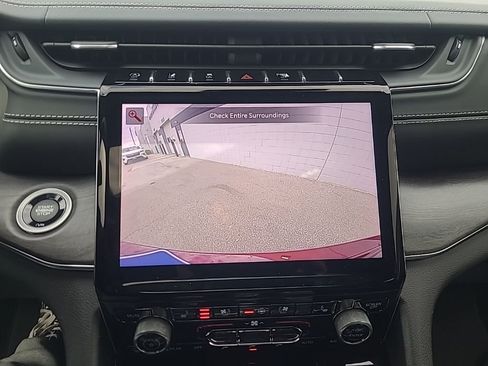 Used 2022 Jeep Grand Cherokee Overland w/ Luxury Tech Group IV image 22