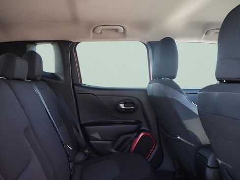 Used 2015 Jeep Renegade Trailhawk image 14