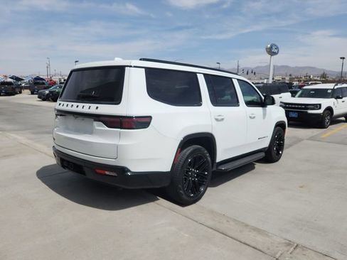 Used 2023 Jeep Wagoneer Series II image 5