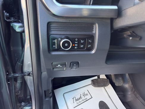 Used 2025 Ford F450 Lariat w/ Lariat Ultimate Package AWD/4WD image 11