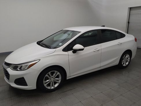 Used 2019 Chevrolet Cruze LS w/ LS Convenience Package image 2