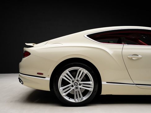 Used 2023 Bentley Continental GT Azure AWD/4WD image 36