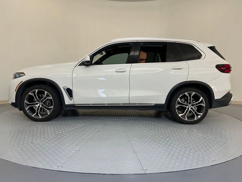 Certified 2024 BMW X5 sDrive40i w/ Premium Package image 2