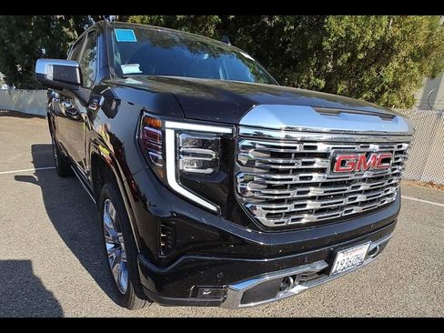 Used 2025 GMC Sierra 1500 Denali AWD/4WD image 5