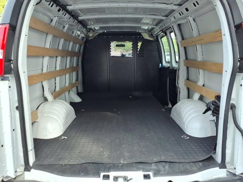 Used 2024 Chevrolet Express 2500 w/ Driver Convenience Package RWD image 11