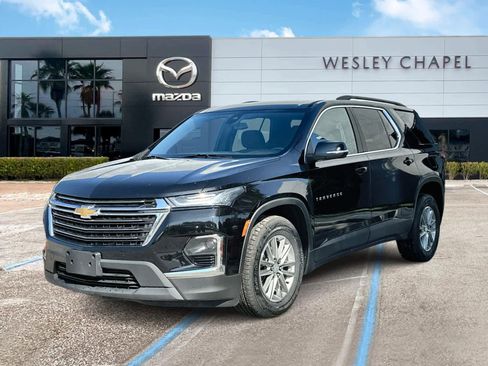 Used 2022 Chevrolet Traverse LT image 1
