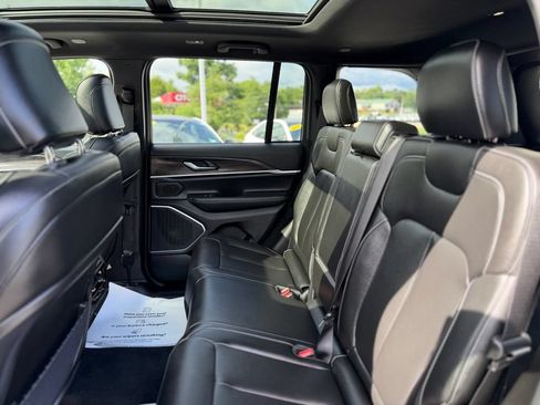 Used 2026 Jeep Grand Cherokee Limited AWD/4WD image 6