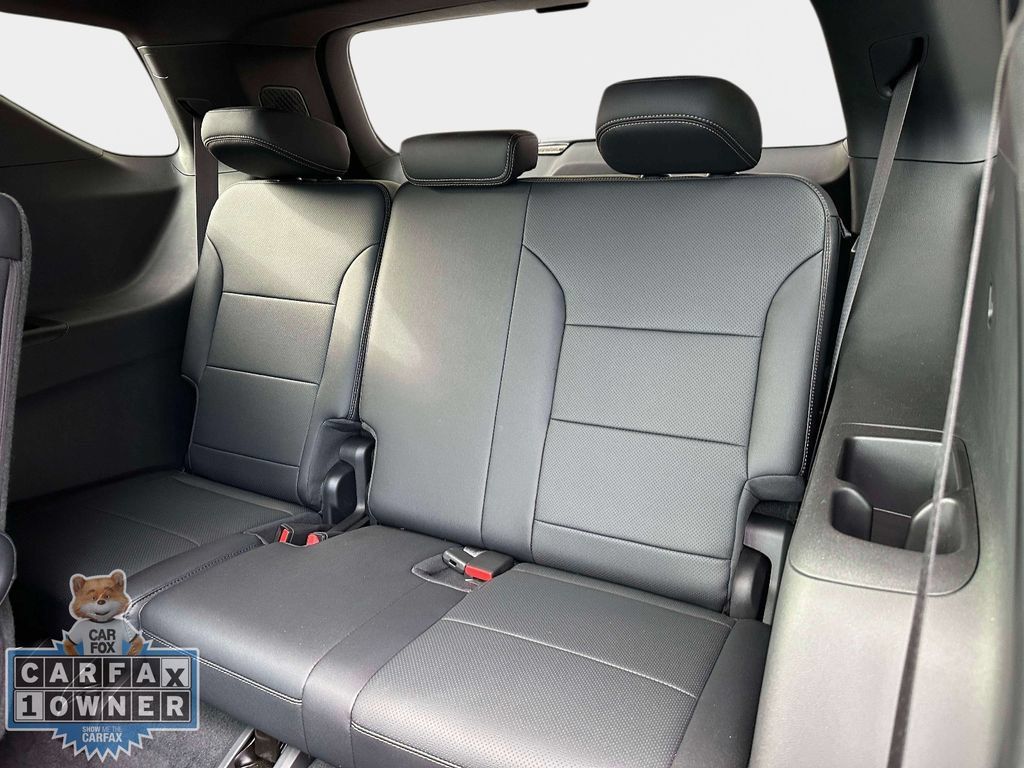 Used 2026 Chevrolet Traverse High Country w/ LPO, Floor Liner Package FWD image 11