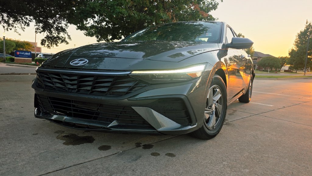 Certified 2025 Hyundai Elantra SE FWD image 21