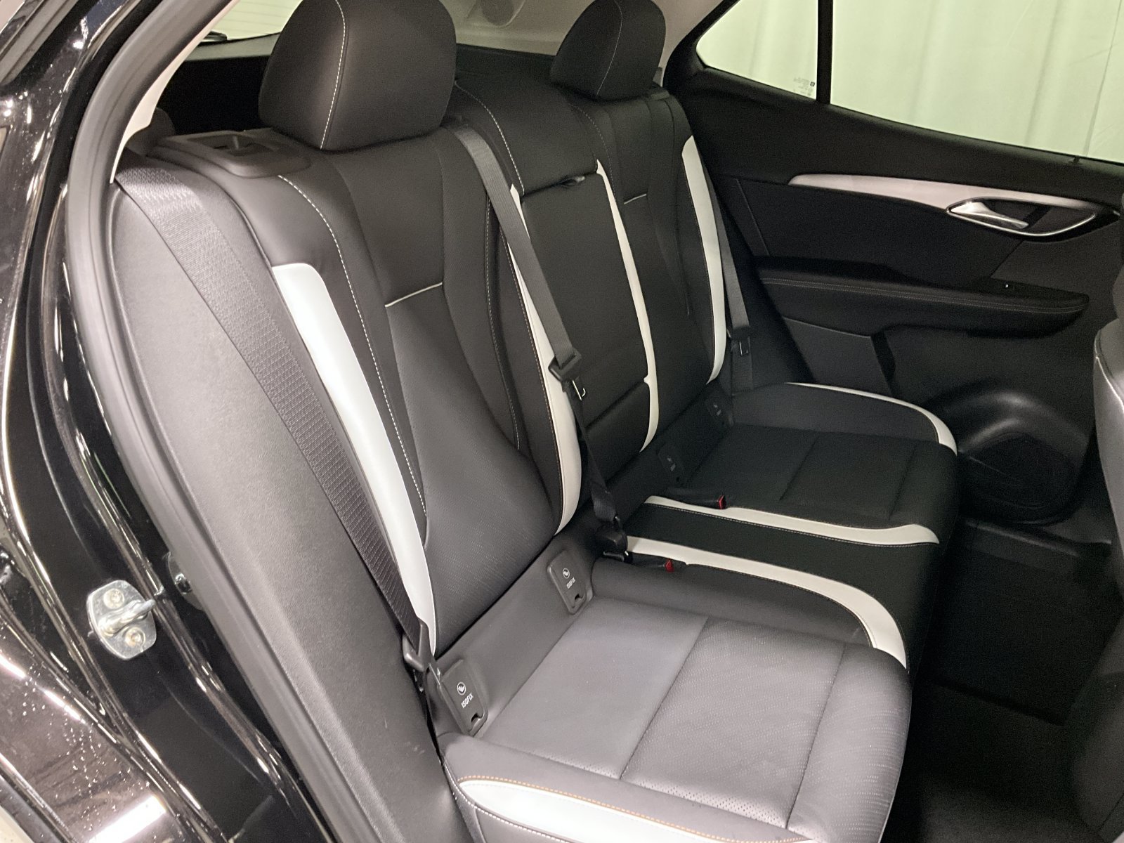 Used 2025 Buick Envision Sport Touring AWD/4WD image 24