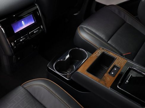 Used 2025 Lincoln Aviator Black Label w/ Jet Appearance Package image 16