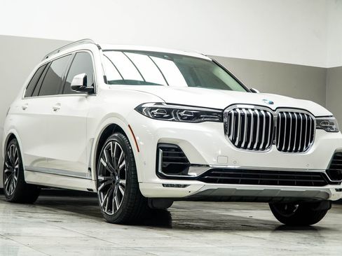 Used 2020 BMW X7 xDrive50i w/ Executive Package image 4