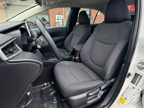 Used 2020 Toyota Corolla LE FWD image 30