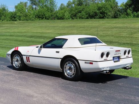Used 1987 Chevrolet Corvette Convertible RWD image 20