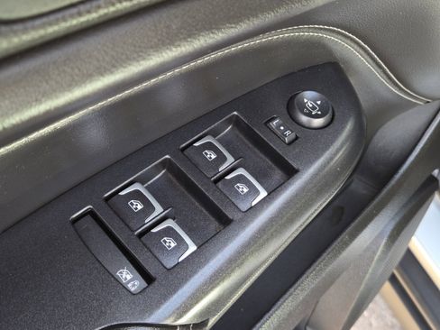 Used 2014 Cadillac SRX Luxury w/ Driver Awareness Package FWD image 16