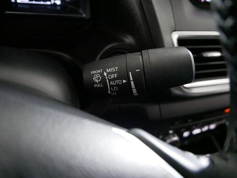 Used 2018 MAZDA MAZDA3 Grand Touring w/ Premium Equipment Package image 31