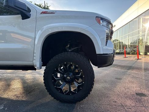 Used 2025 Chevrolet Silverado 1500 LT Trail Boss w/ Convenience Package II AWD/4WD image 15