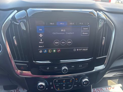 Used 2020 Chevrolet Traverse LT FWD image 22