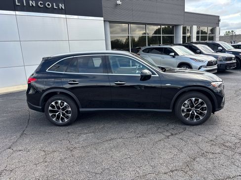 Used 2025 Mercedes-Benz GLC 350e 4MATIC image 8
