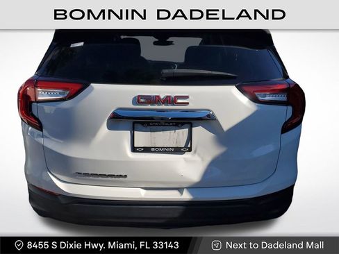Used 2022 GMC Terrain SLE image 5