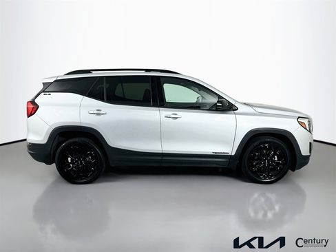 Used 2021 GMC Terrain SLE w/ Elevation Edition FWD image 4