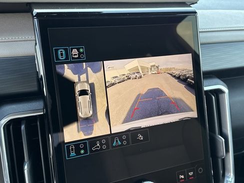 New 2026 GMC Acadia Elevation image 10