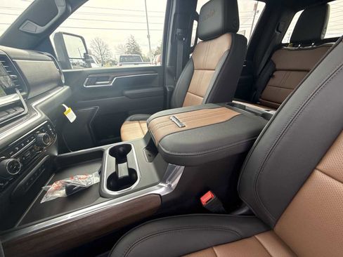 New 2026 Chevrolet Silverado 3500 High Country w/ High Country Premium Package AWD/4WD image 21