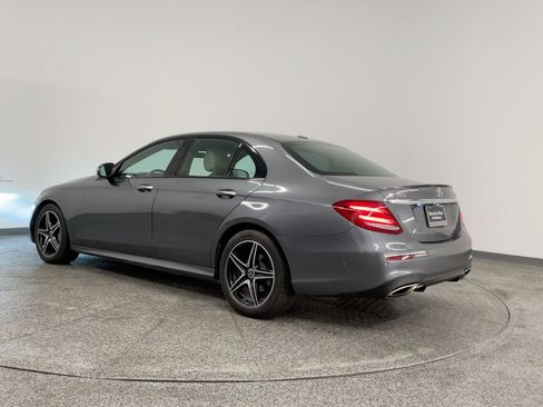 Used 2018 Mercedes-Benz E 300 4MATIC image 3