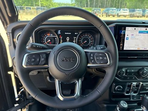 New 2026 Jeep Wrangler Unlimited Sahara AWD/4WD image 10