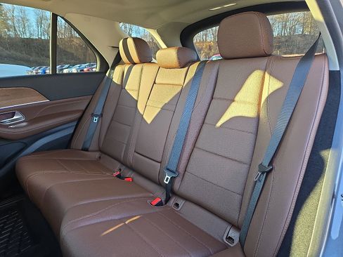 Used 2024 Mercedes-Benz GLE 350 4MATIC w/ AMG Line Exterior image 11