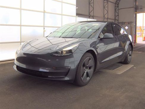 Used 2023 Tesla Model 3 Standard Range RWD image 1