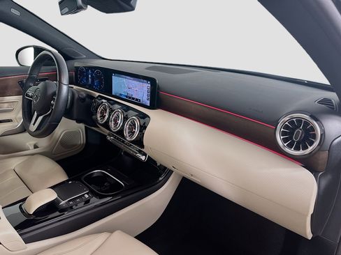 Certified 2022 Mercedes-Benz A 220 4MATIC image 37