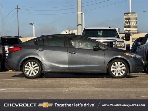 Used 2016 Kia Forte LX w/ LX Popular Plus Package image 5