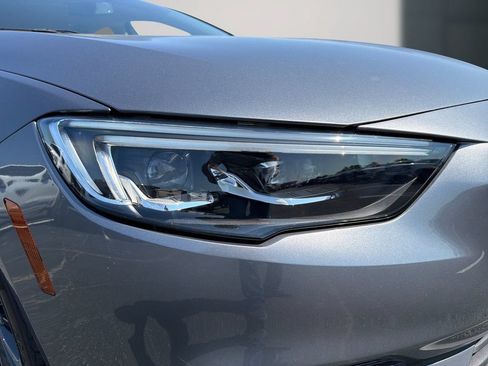 Used 2020 Buick Regal Essence FWD image 11
