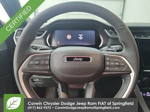 Used 2025 Jeep Grand Cherokee Laredo w/ Luxury Tech Group I AWD/4WD image 22