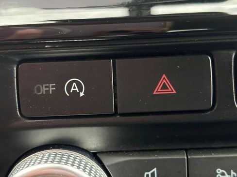 Used 2024 Ford Expedition XLT image 19