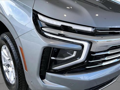 Used 2026 Chevrolet Suburban LT RWD image 26