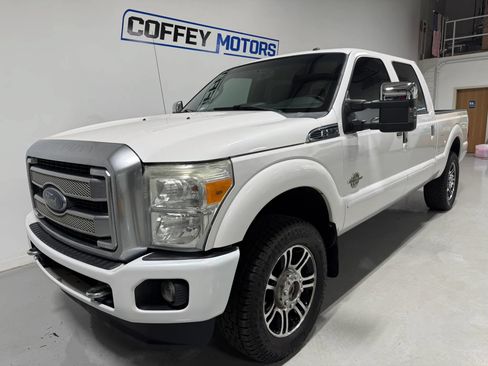 Used 2015 Ford F250 Platinum w/ FX4 Off-Road Package AWD/4WD image 2