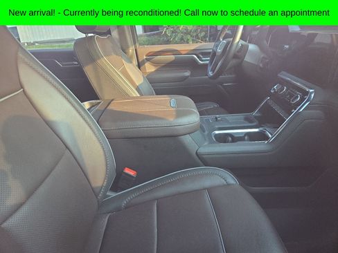 Used 2025 GMC Sierra 2500 Denali w/ Denali Reserve Package AWD/4WD image 12