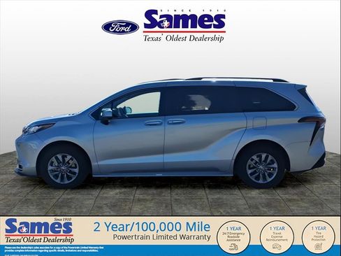 Used 2023 Toyota Sienna XLE image 4