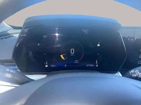 Used 2024 Chevrolet Trax LT image 10