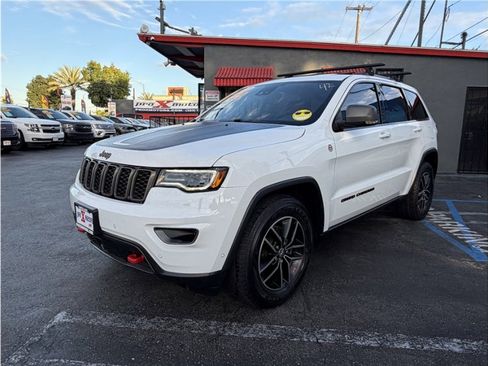Used 2017 Jeep Grand Cherokee Trailhawk w/ Trailhawk Luxury Group image 3
