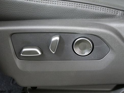 New 2026 GMC Yukon XL Denali w/ Denali Reserve Package image 15