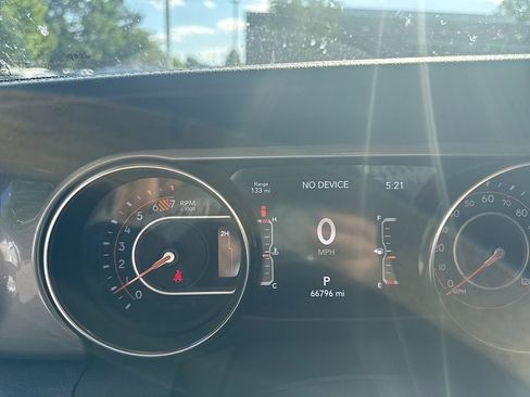 Used 2023 Jeep Wrangler Unlimited Sahara w/ Cold Weather Group AWD/4WD image 15